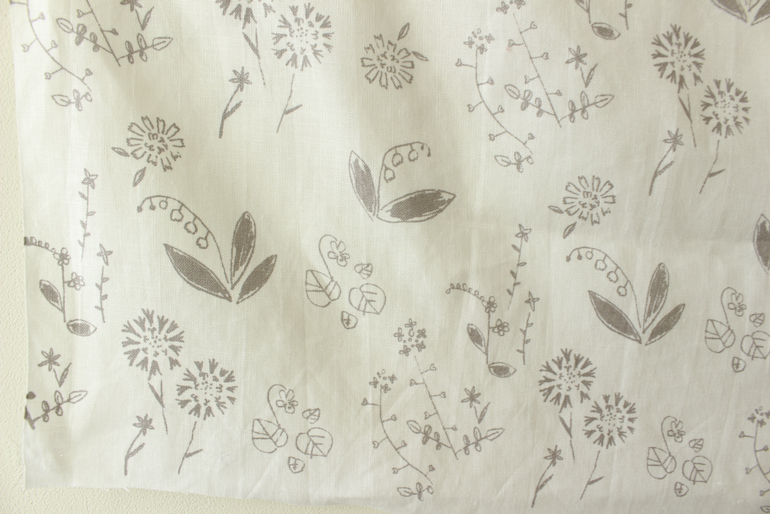 LINNET リネンプリント<br />ワイルドフラワーズ グレー